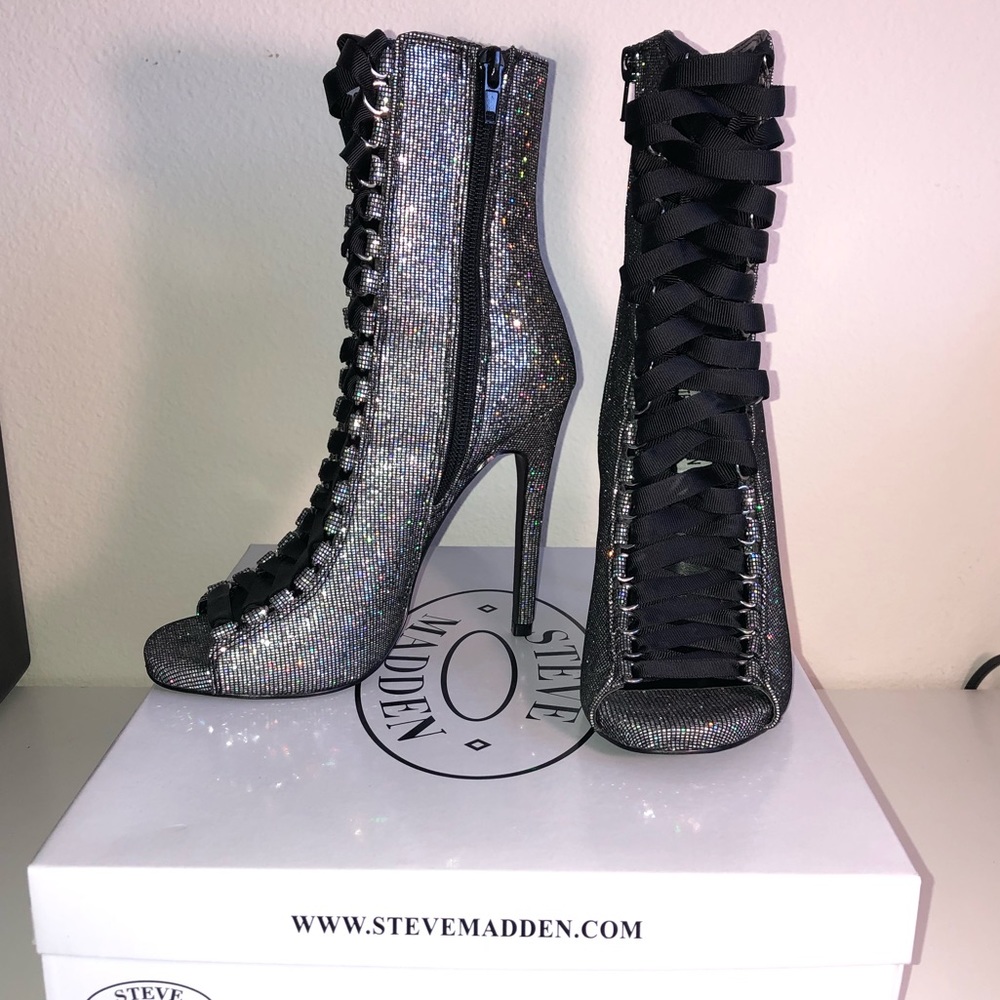Steve Madden silver sparkle ankle boots size 6